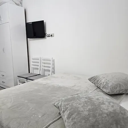 Apartment Nezir Tirana